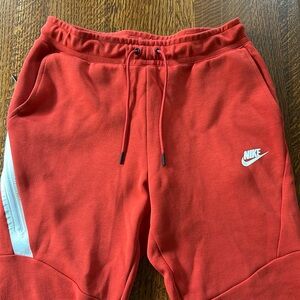 LIKE NEW Nike Tech Fleece sweatpants